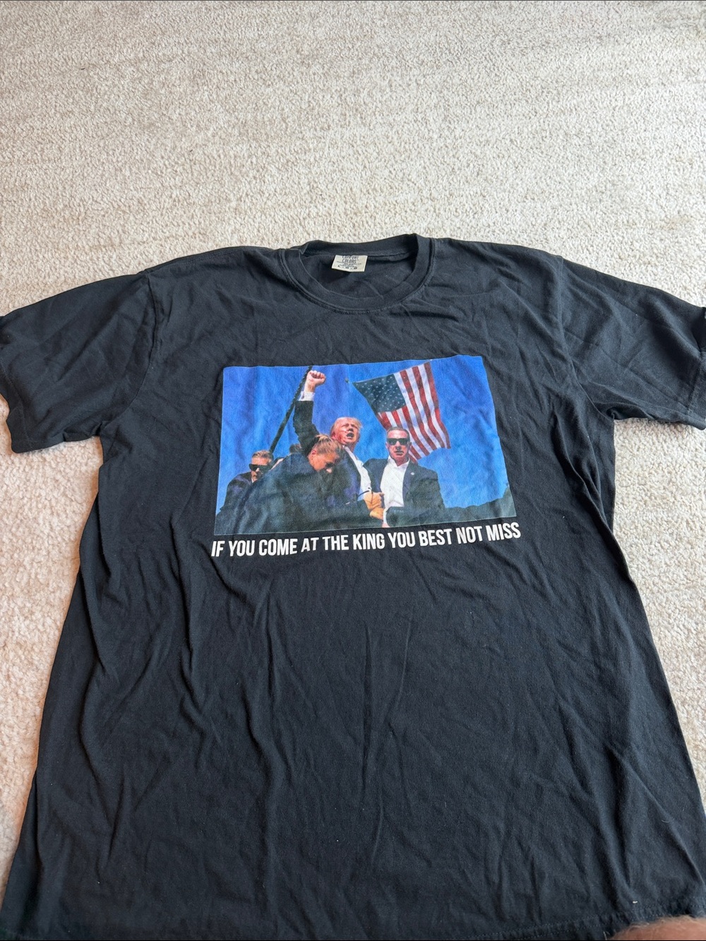 Black Graphic Men’s T-Shirt with Patriotic Image